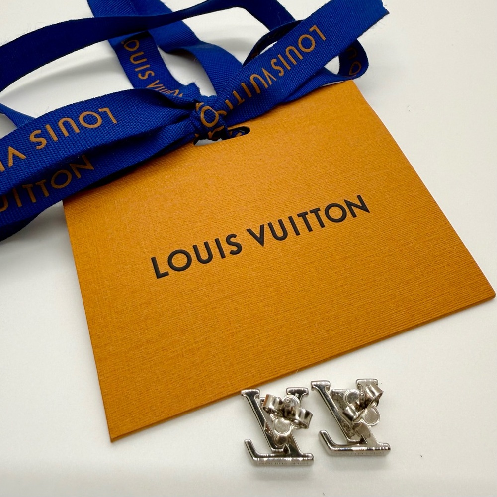 AUTHENTIC LV ICONIC CRYSTAL LOGO EARRINGS - SILVER - Picture 5 of 12